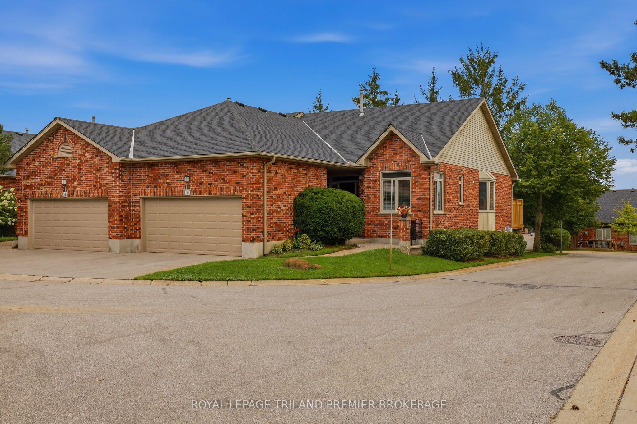 400 Ambleside Drive, Unit 31 — photo 1