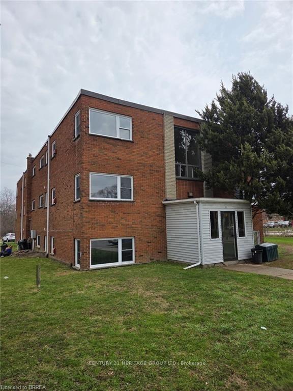 116 King Edward Avenue, Unit 7 — photo 1