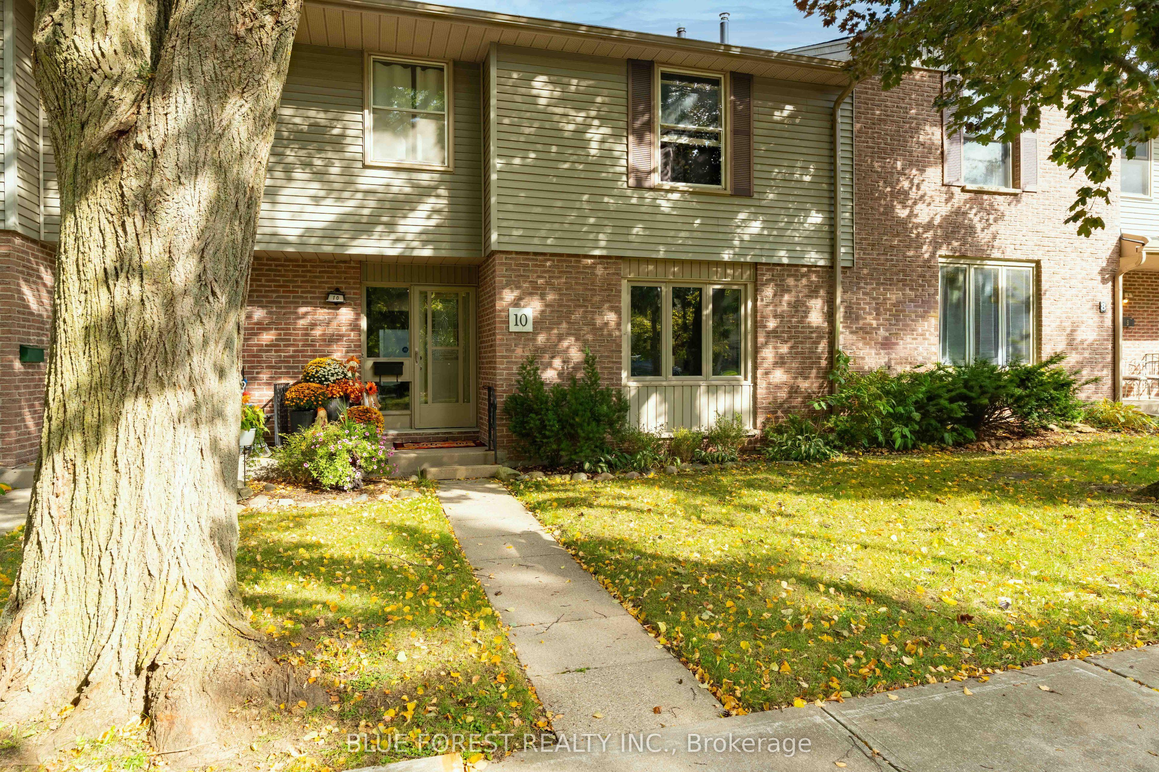 10 Berkshire Court — photo 1