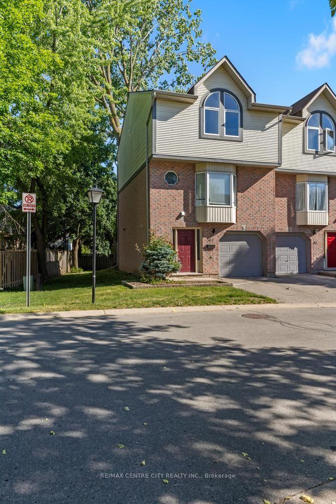 9 Ailsa Place, Unit 42 — photo 1