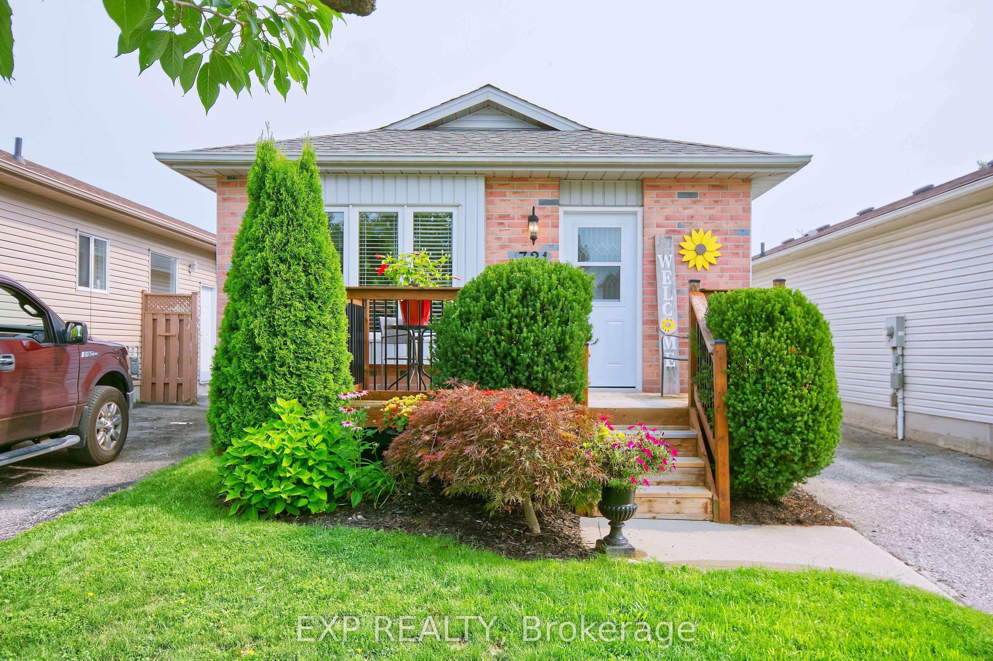 321 Simpson Crescent — photo 1