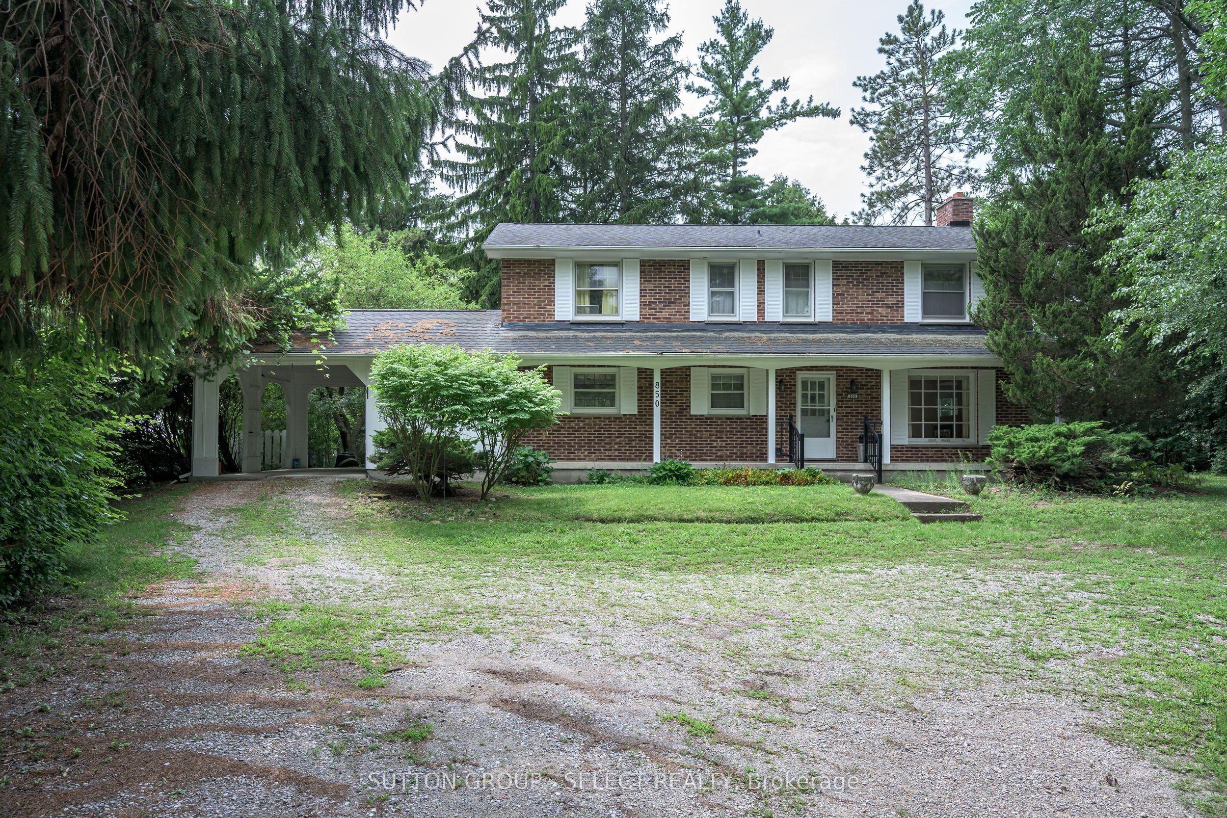 850 Commissioners Road W — photo 1
