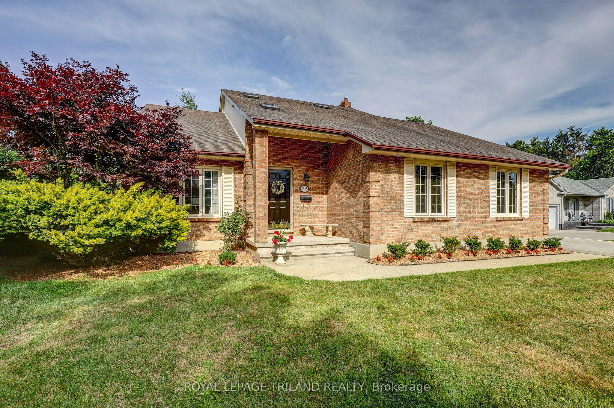 4588 COLONEL TALBOT Road — photo 1