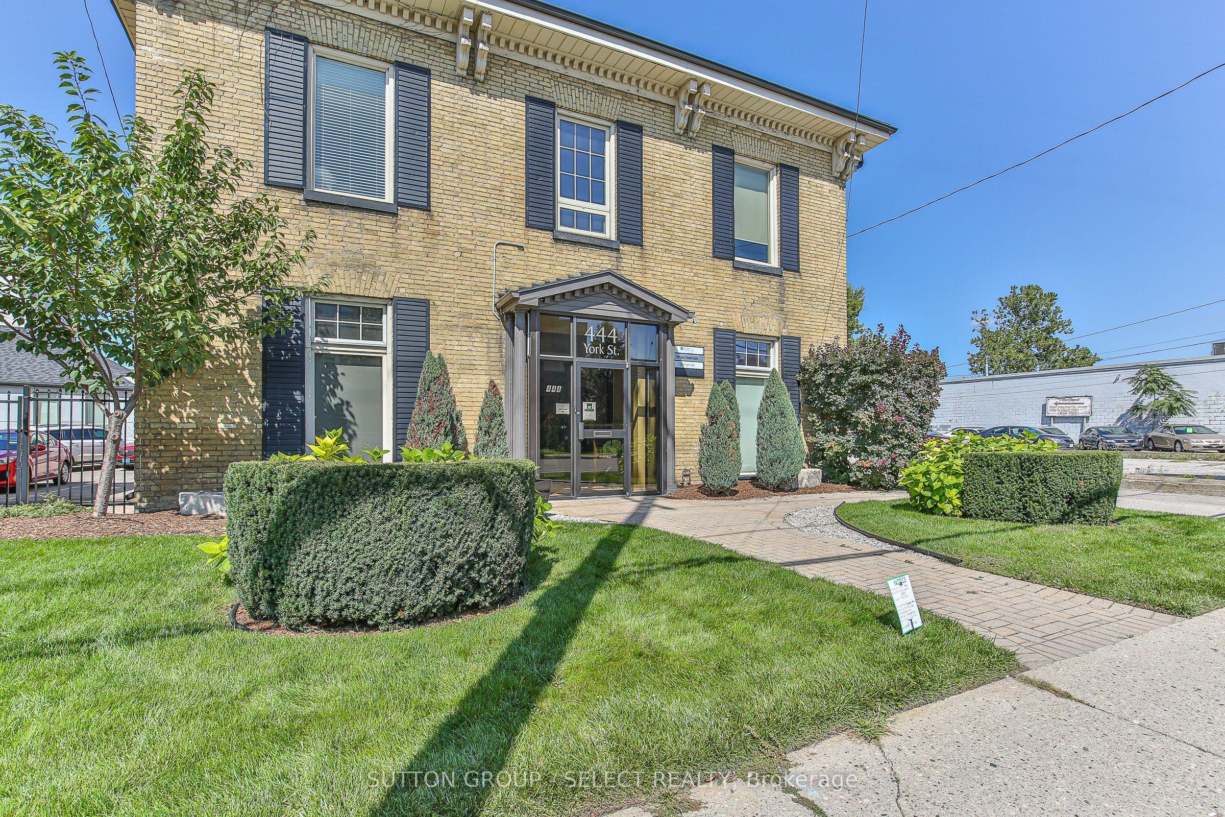 444 YORK Street — photo 1
