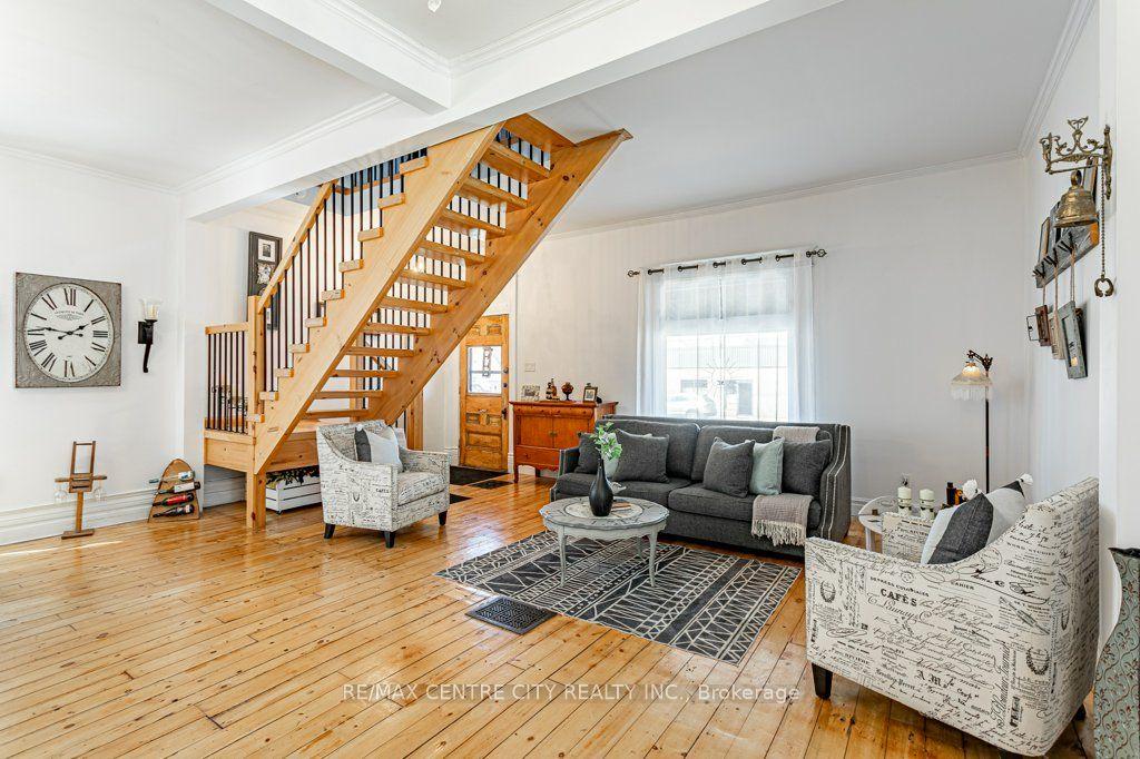 971 Elias Street — photo 1