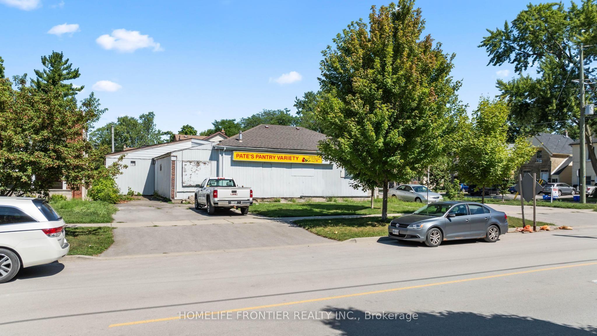 131 Waterloo Street — photo 1