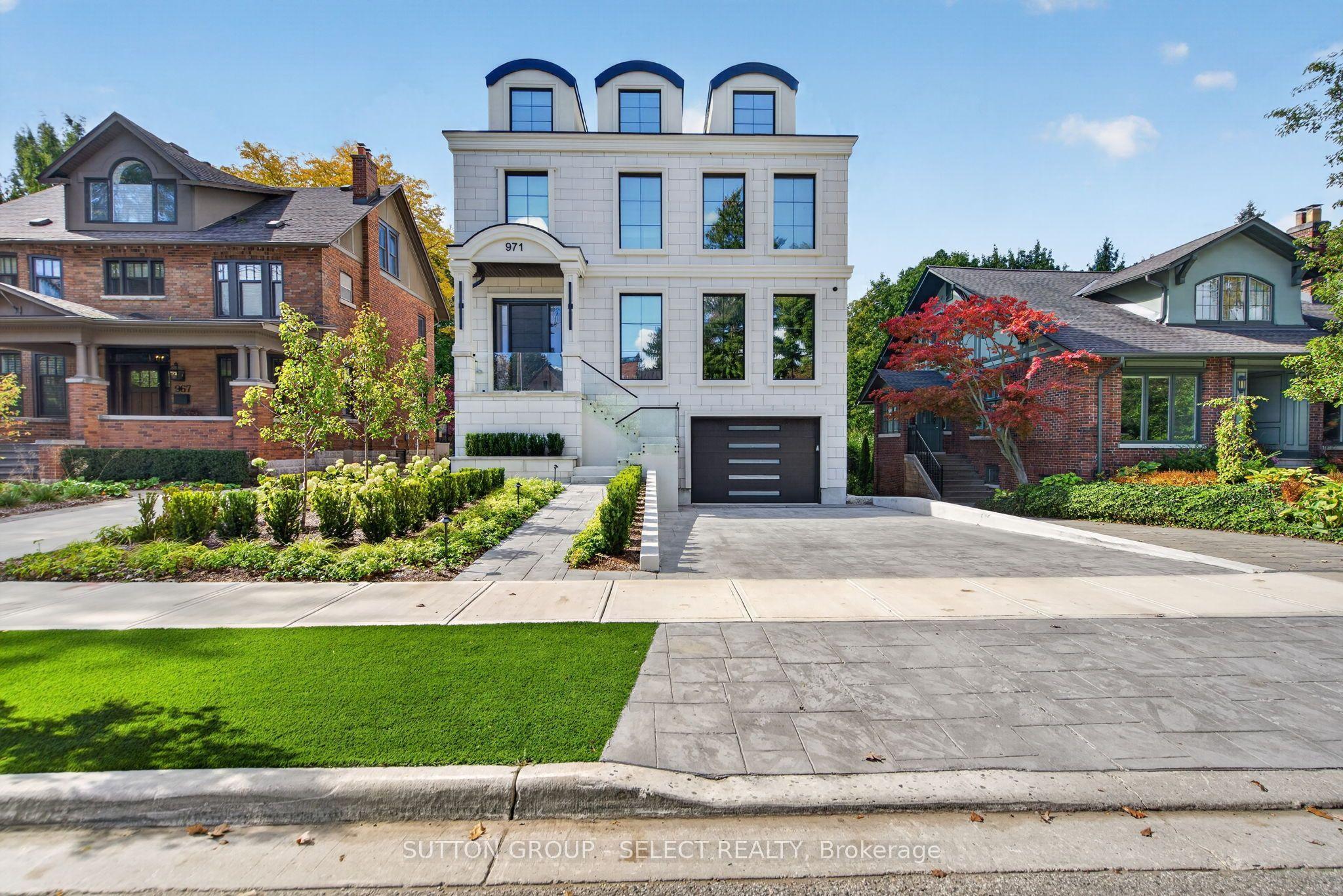 971 WELLINGTON Street — photo 1