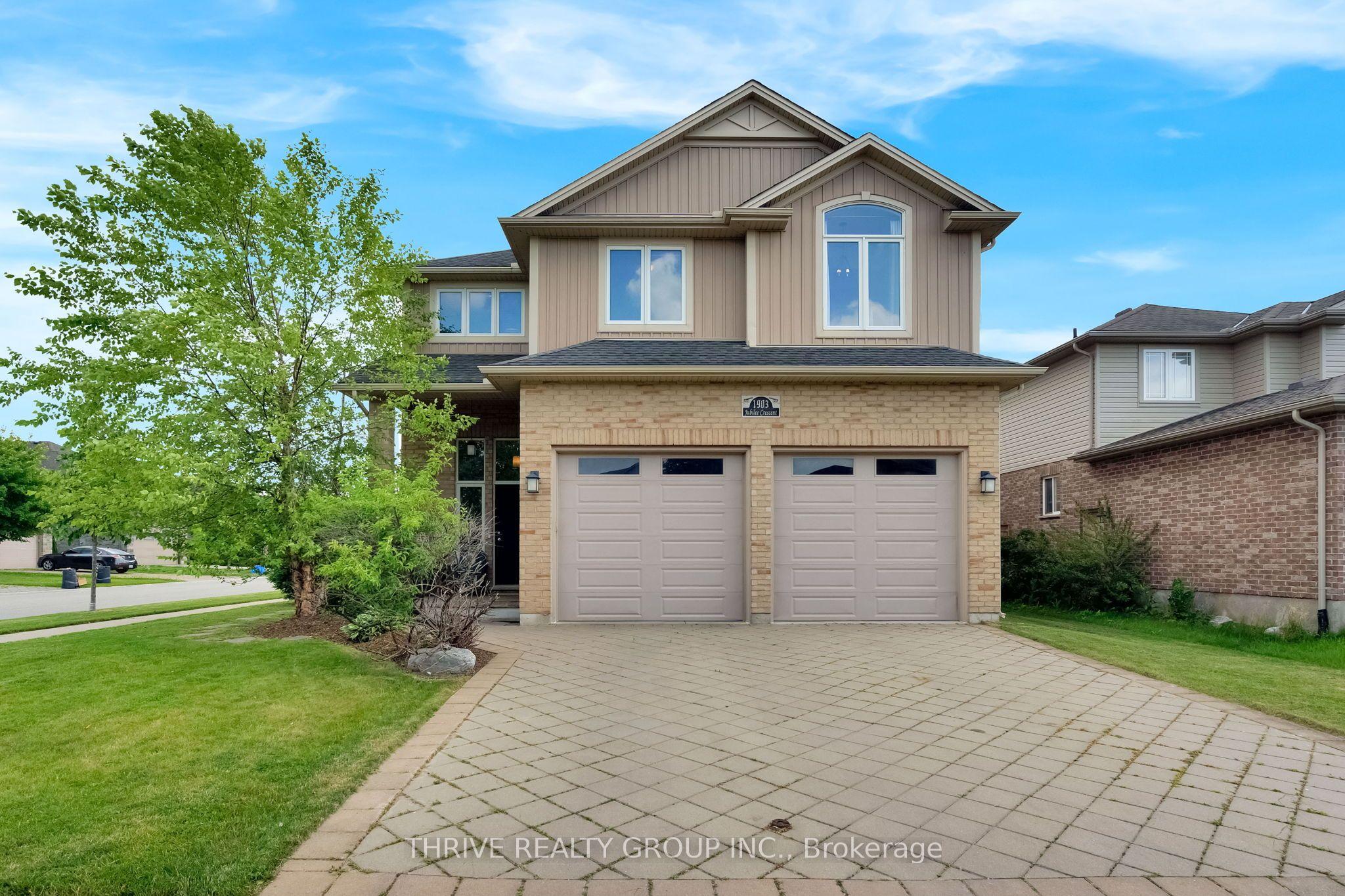1903 Jubilee Crescent — photo 1