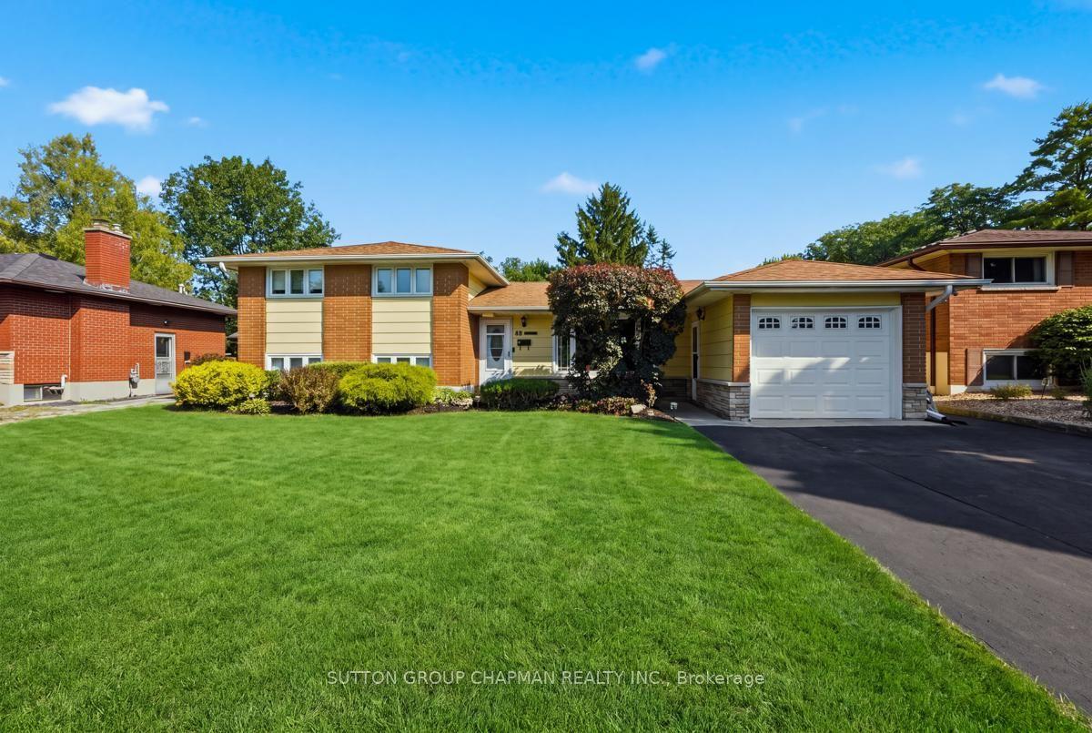 68 Hawkesbury Avenue — photo 1