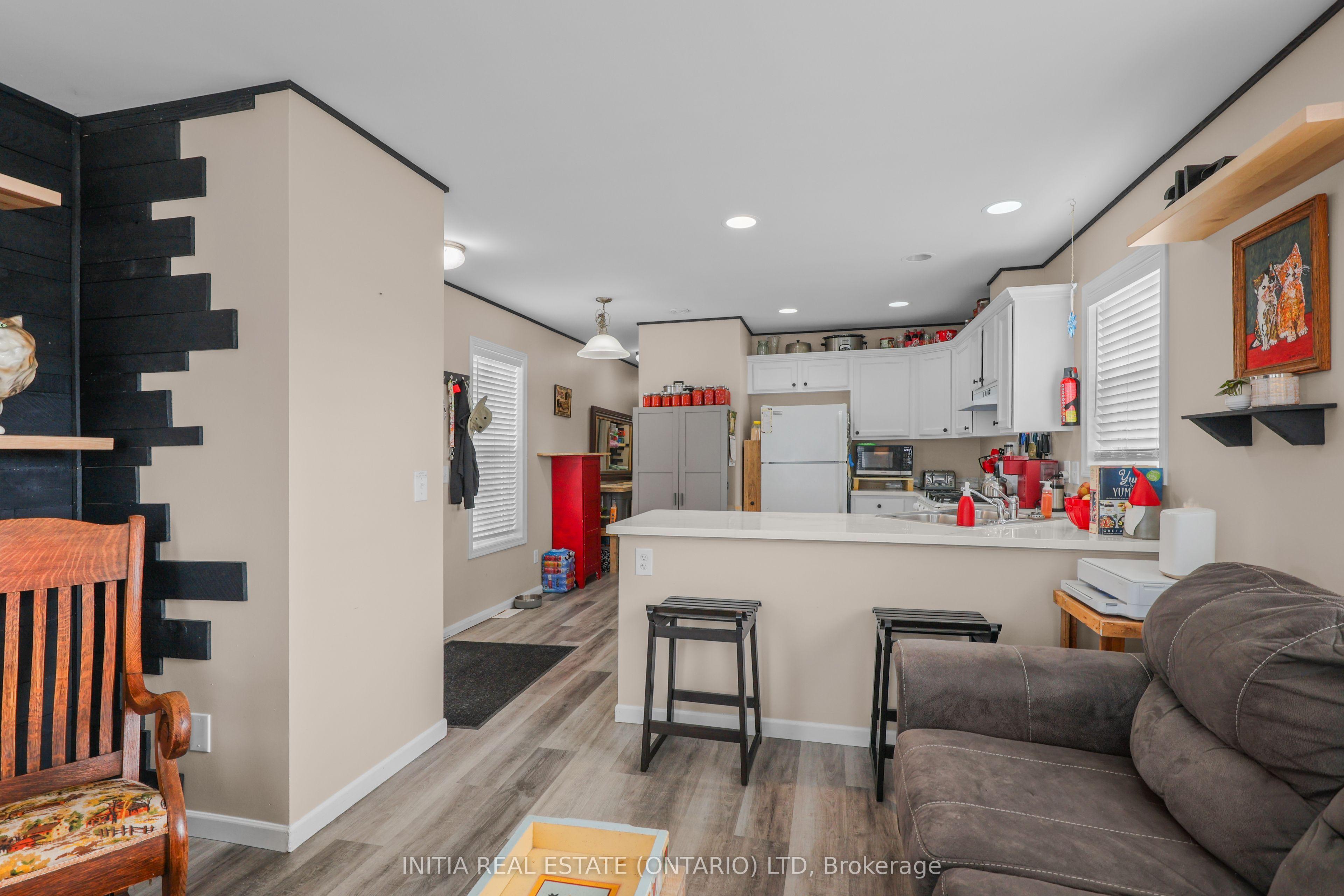 2189 Dundas Street, Unit 57 — photo 1
