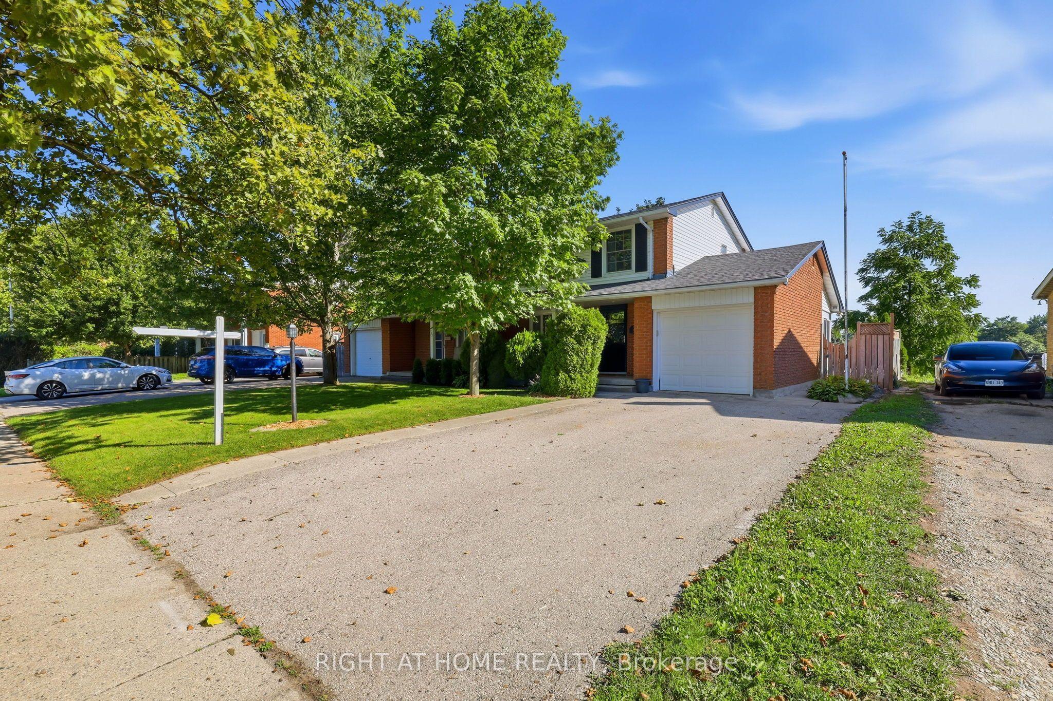 724 Notre Dame Drive — photo 1