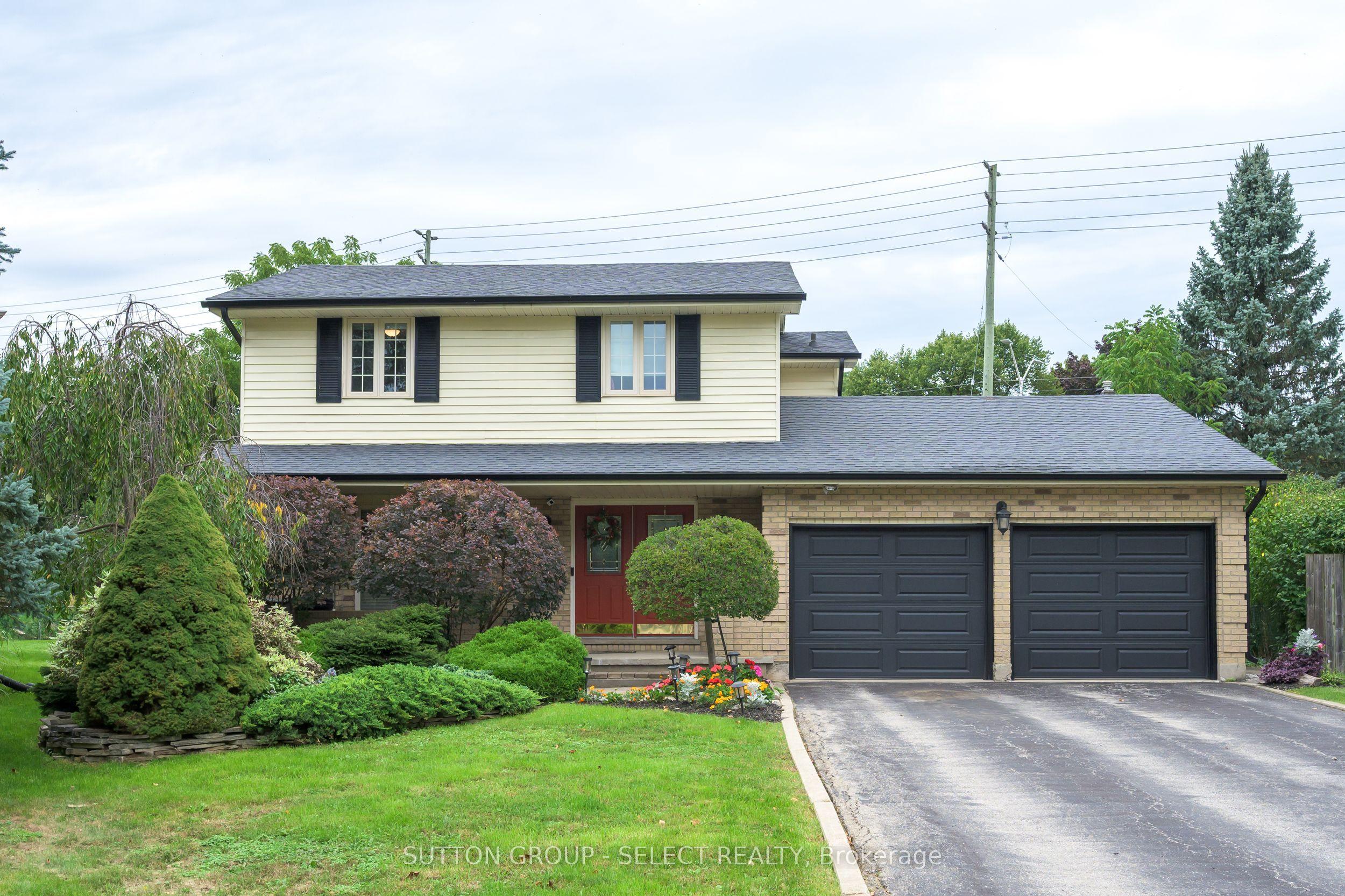 384 Eastcastle Place — photo 1