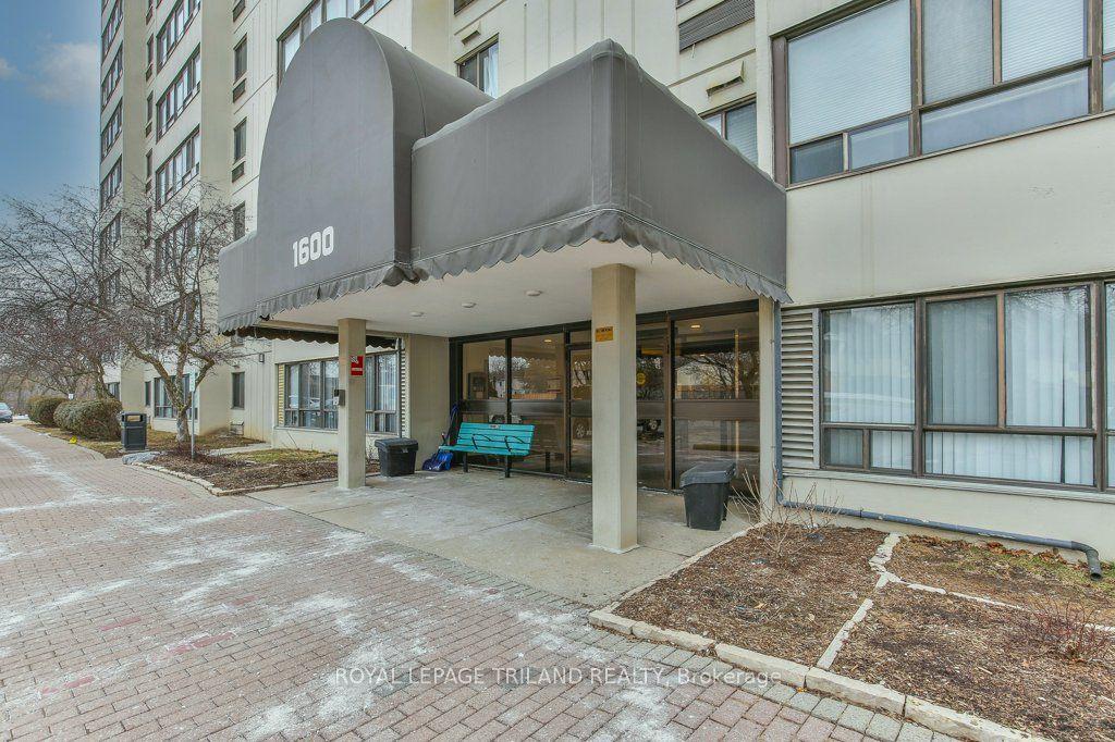 1600 ADELAIDE Street N, Unit 1001 — photo 1