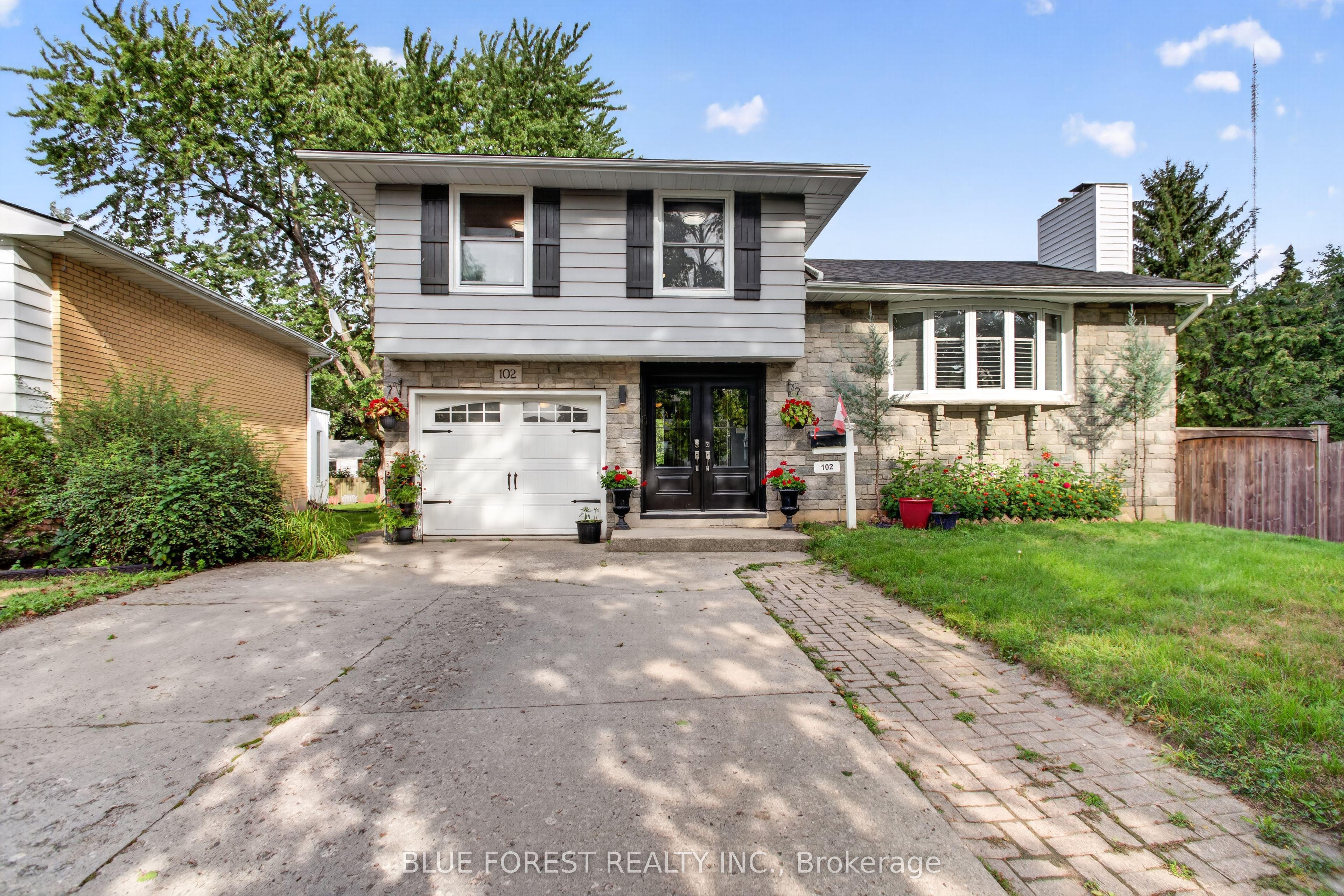 102 ODESSA Avenue — photo 1