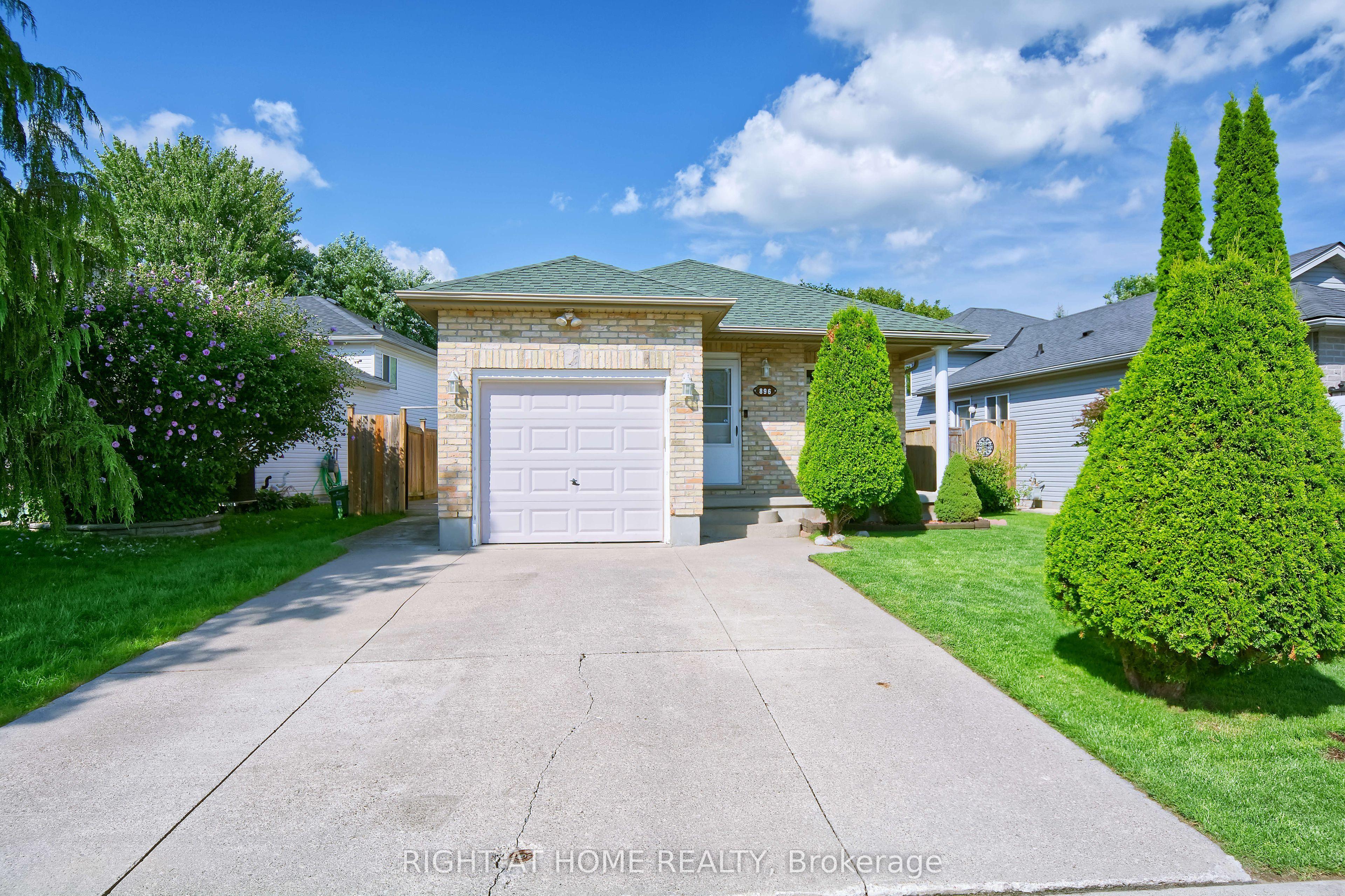 896 Fogerty Street — photo 1