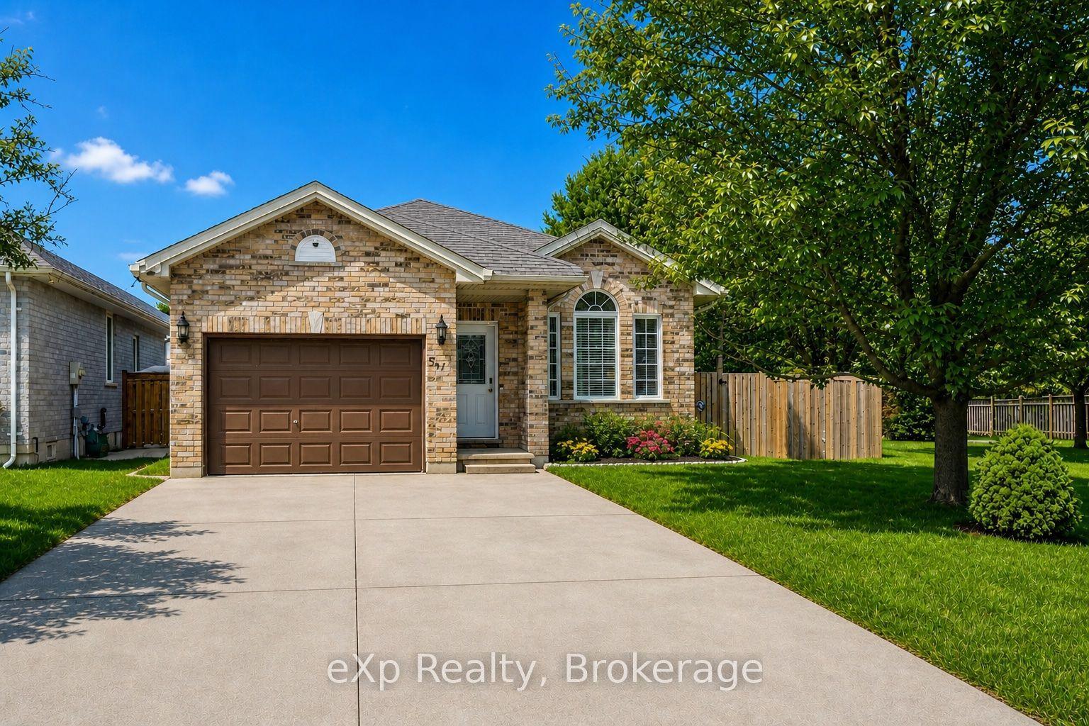 547 Forest Creek Place — photo 1