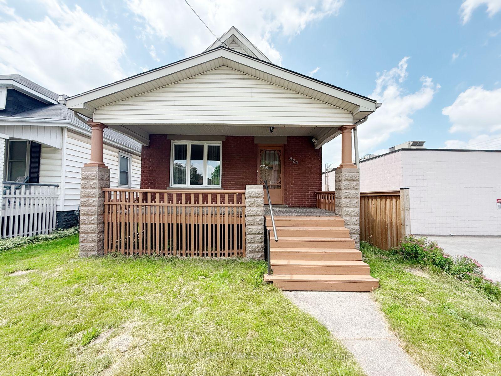 827 Quebec Street — photo 1